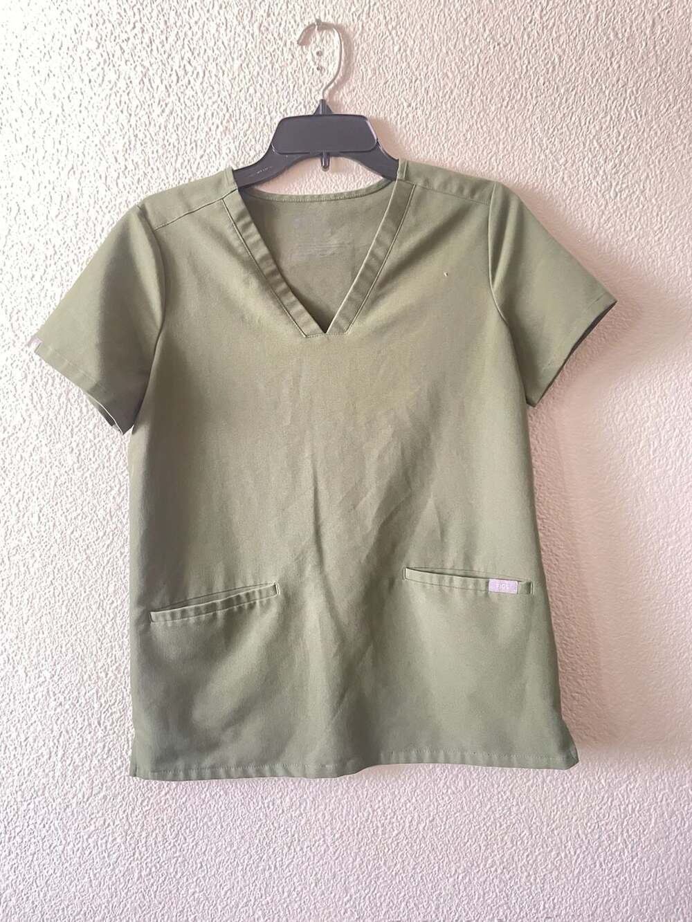 Figs Casma Three-Pocket Scrub Top Olive Green Women's XS